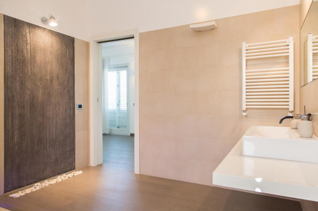 Luxury Villa Spa モンデッロ エクステリア 写真
